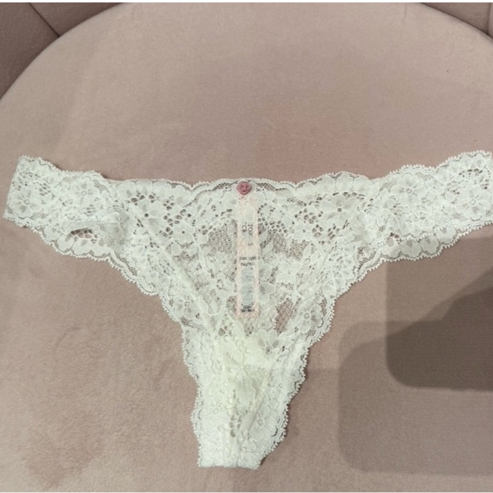 NWT Victorias Secret Dream Angels Lace Thong White  XS